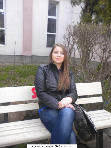 asta sunt eu dar am iesit ca naiba poze cu noi!